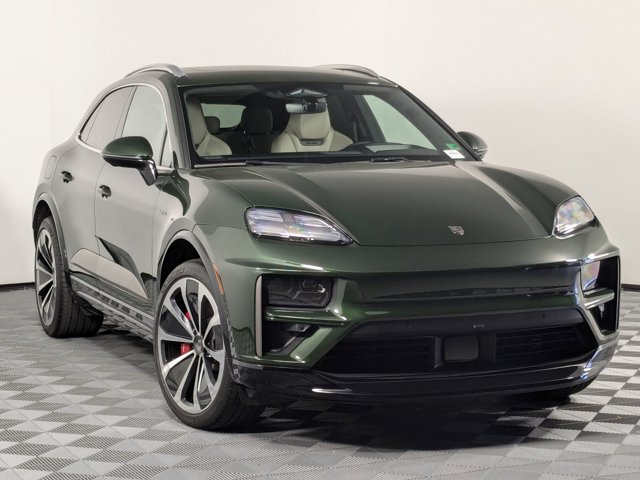 Vehicle image 3 of 25