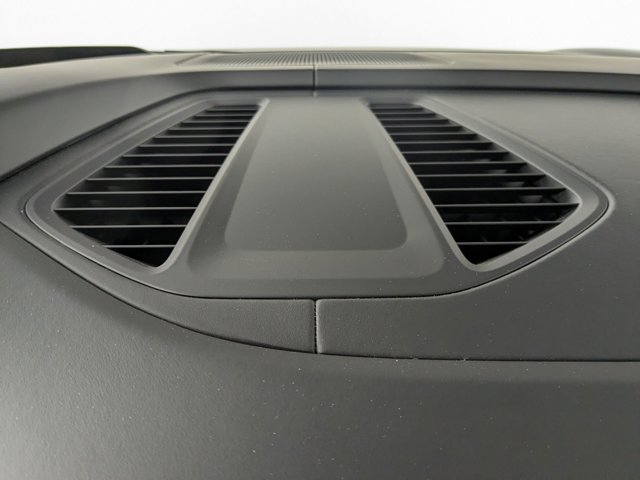 Vehicle image 23 of 25