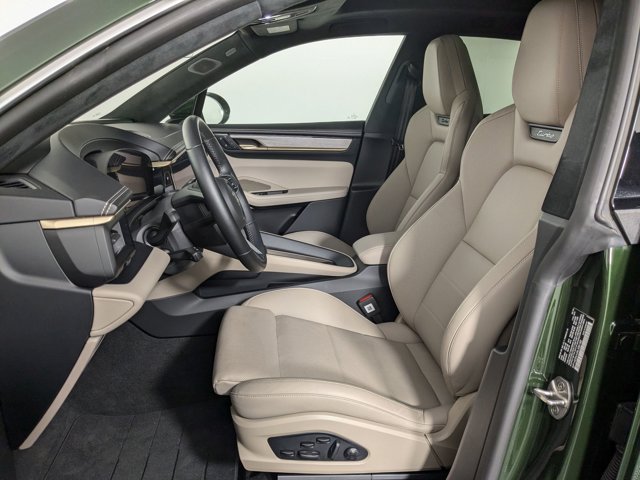 Vehicle image 12 of 25