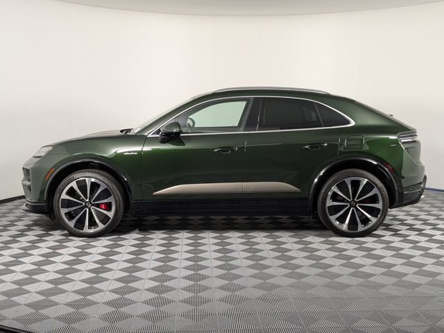 Vehicle image 8 of 25