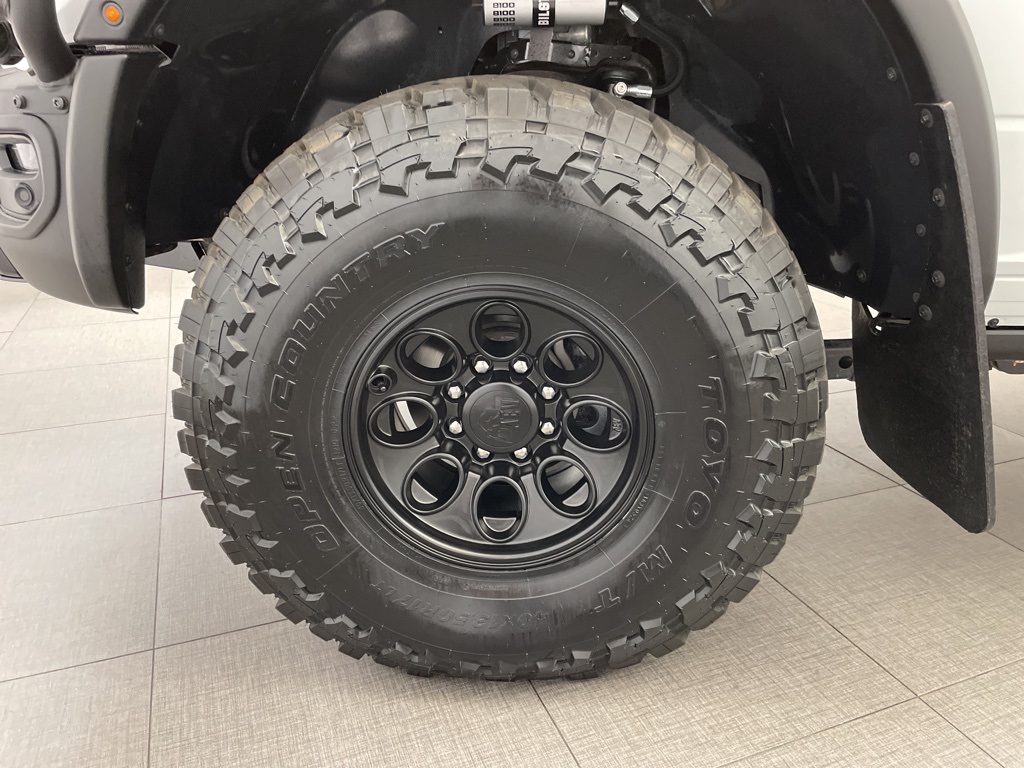 Vehicle image 12 of 28