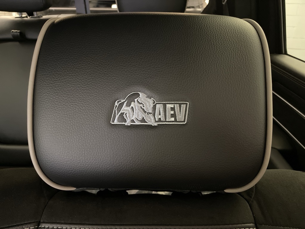 Vehicle image 21 of 28