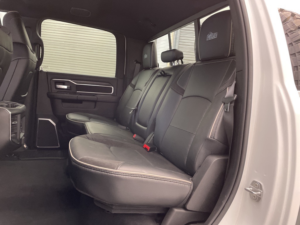 Vehicle image 24 of 28