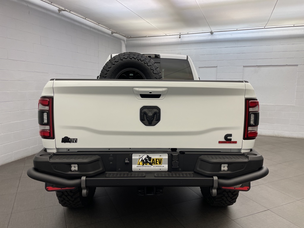 Vehicle image 5 of 28