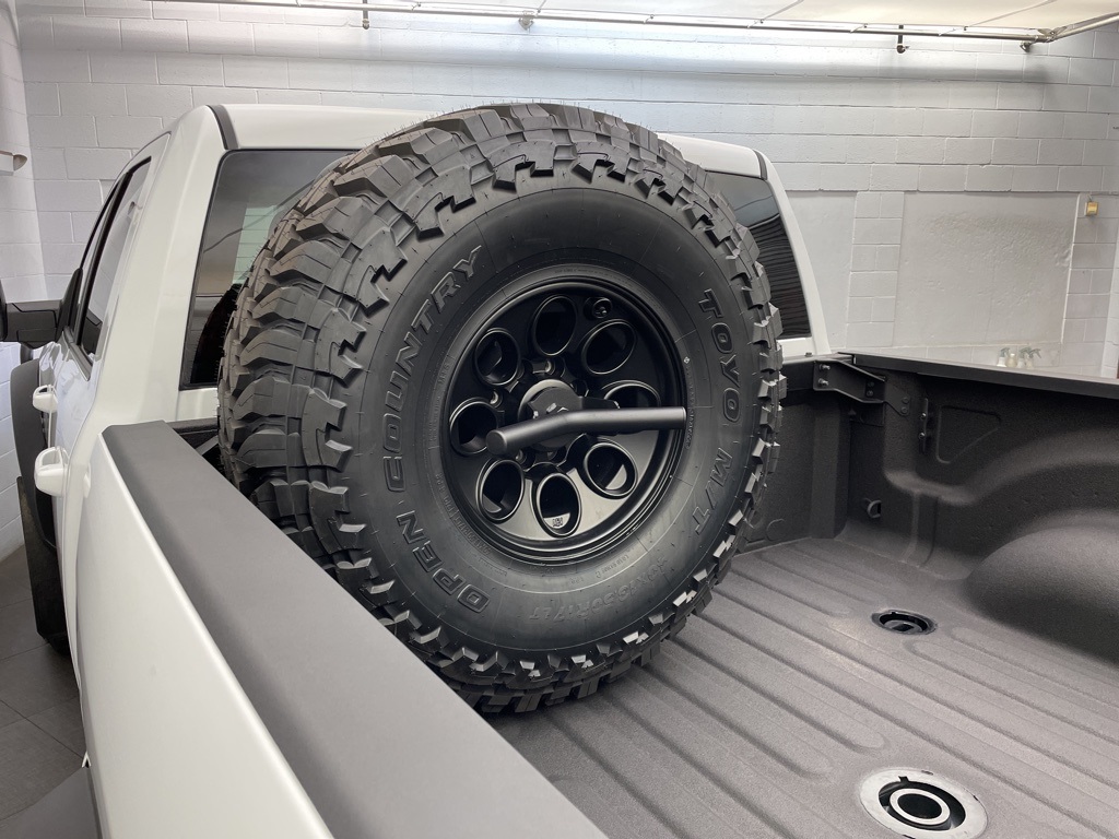 Vehicle image 9 of 28