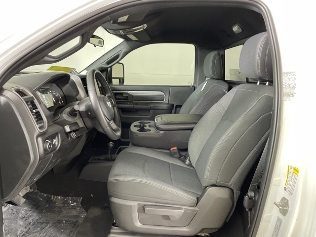 Vehicle image 3 of 38