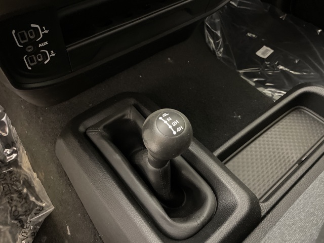 Vehicle image 28 of 38