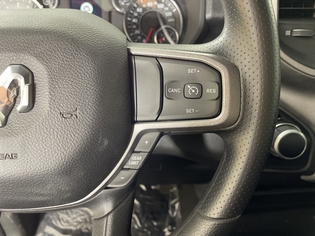 Vehicle image 19 of 38