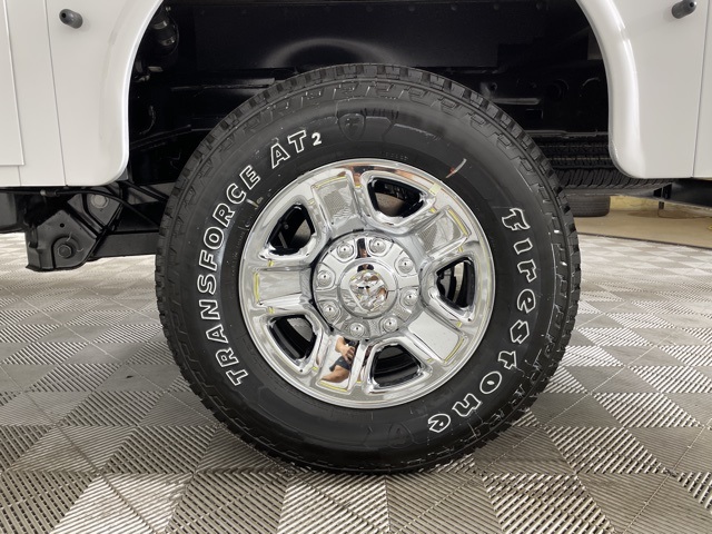 Vehicle image 36 of 38