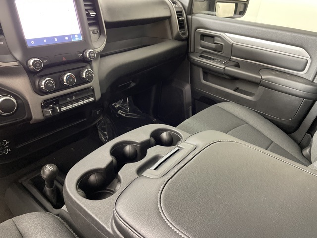 Vehicle image 29 of 38