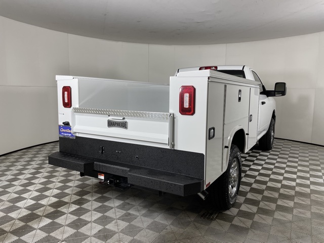 Vehicle image 7 of 38