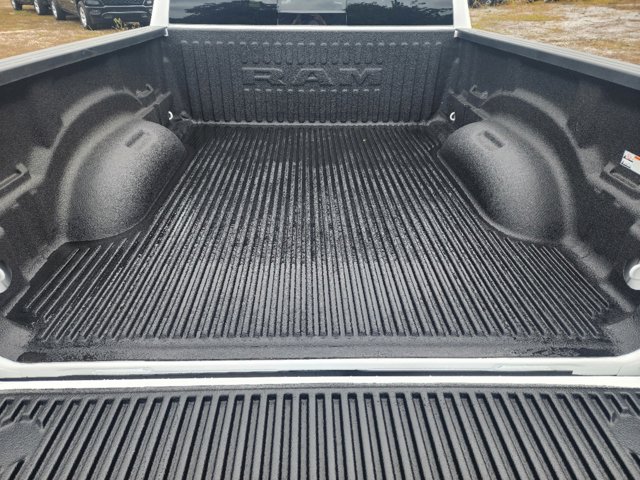 Vehicle image 12 of 32