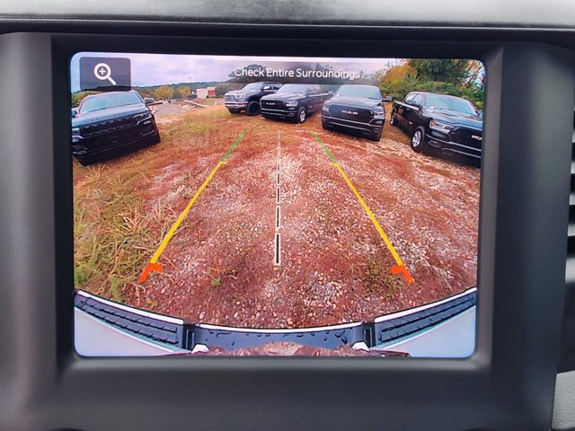 Vehicle image 23 of 32