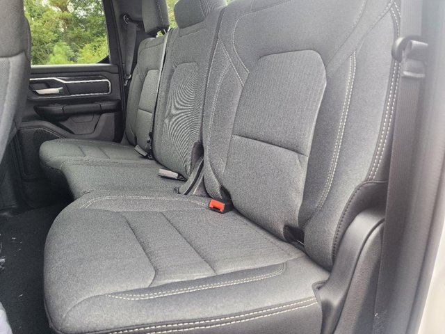 Vehicle image 15 of 32