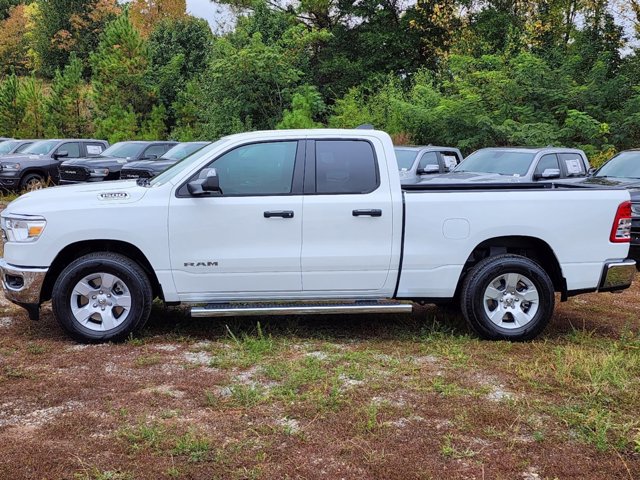 Vehicle image 8 of 32