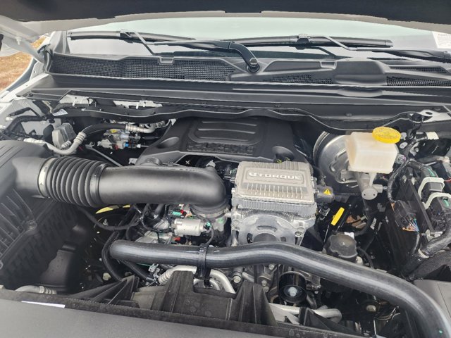 Vehicle image 9 of 32