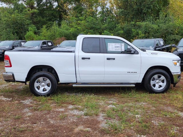 Vehicle image 4 of 32