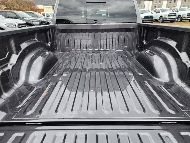 Vehicle image 13 of 33