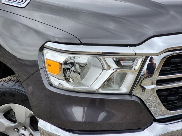 Vehicle image 30 of 33