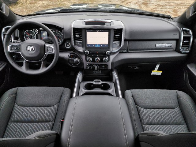 Vehicle image 17 of 33