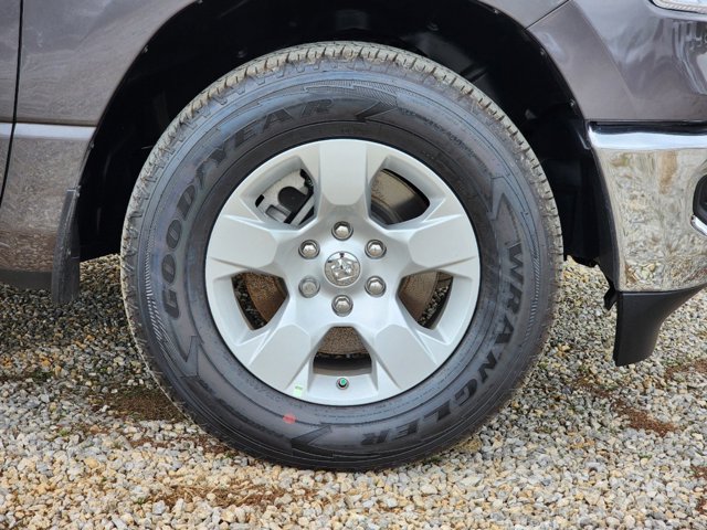 Vehicle image 11 of 33