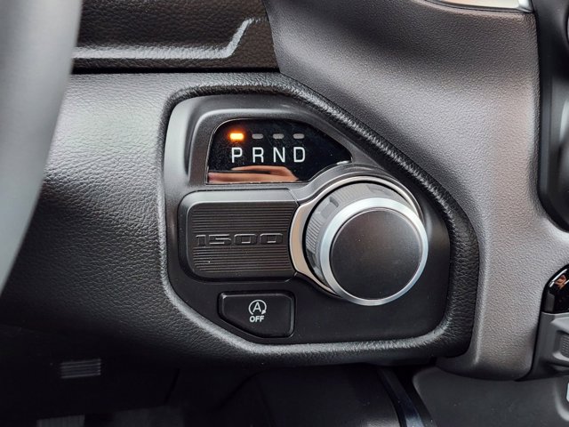Vehicle image 26 of 33