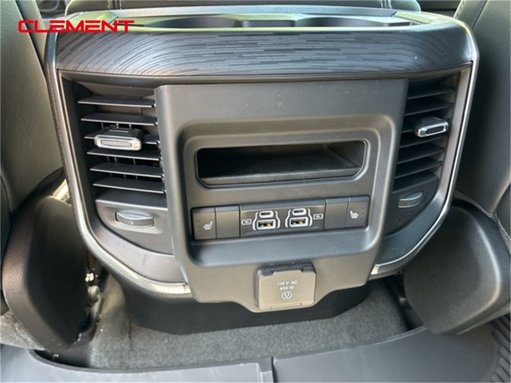 Vehicle image 28 of 34