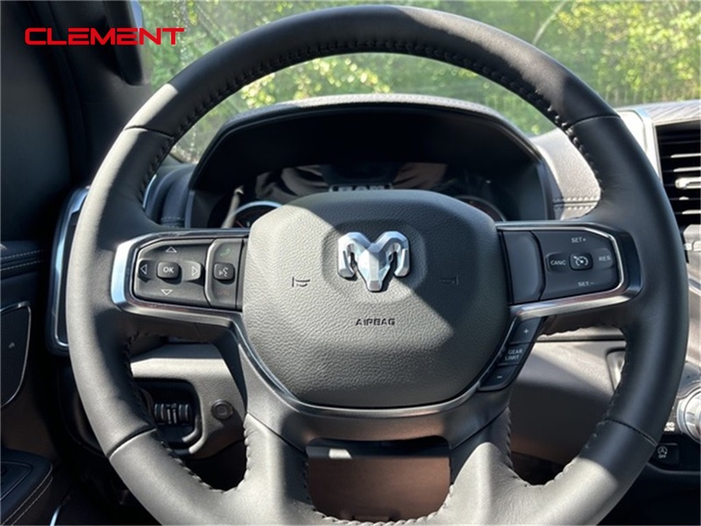 Vehicle image 9 of 34