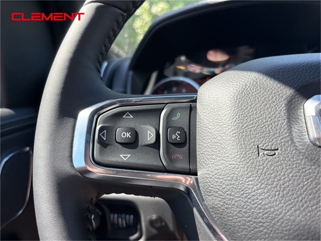 Vehicle image 12 of 34
