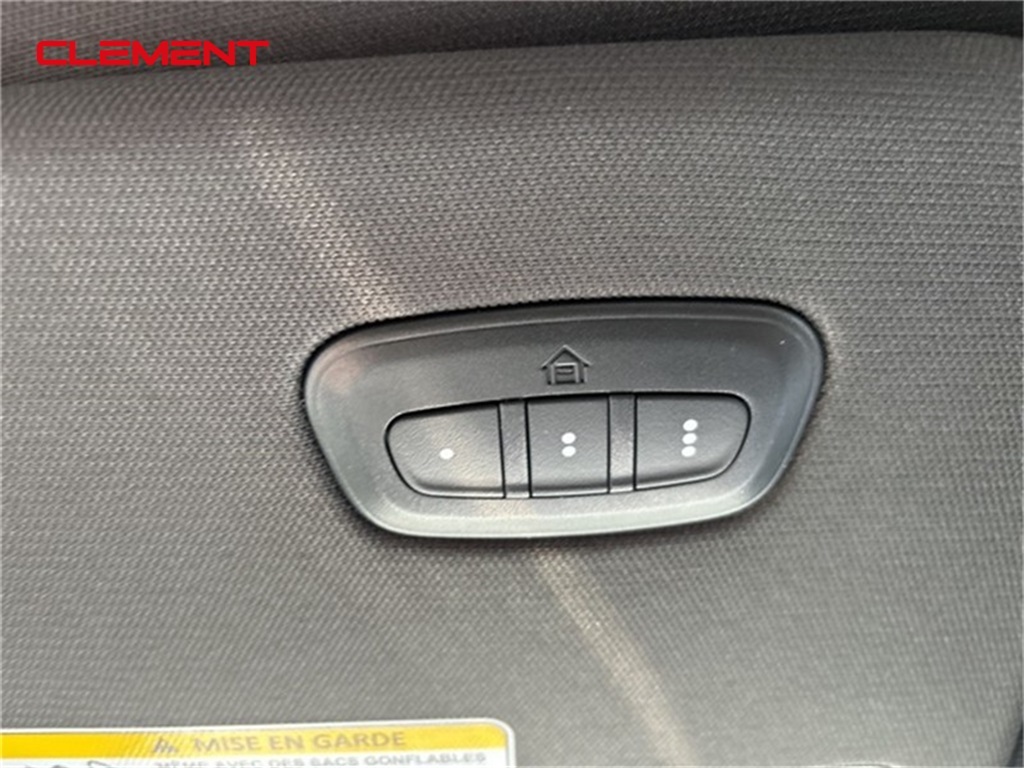 Vehicle image 15 of 34