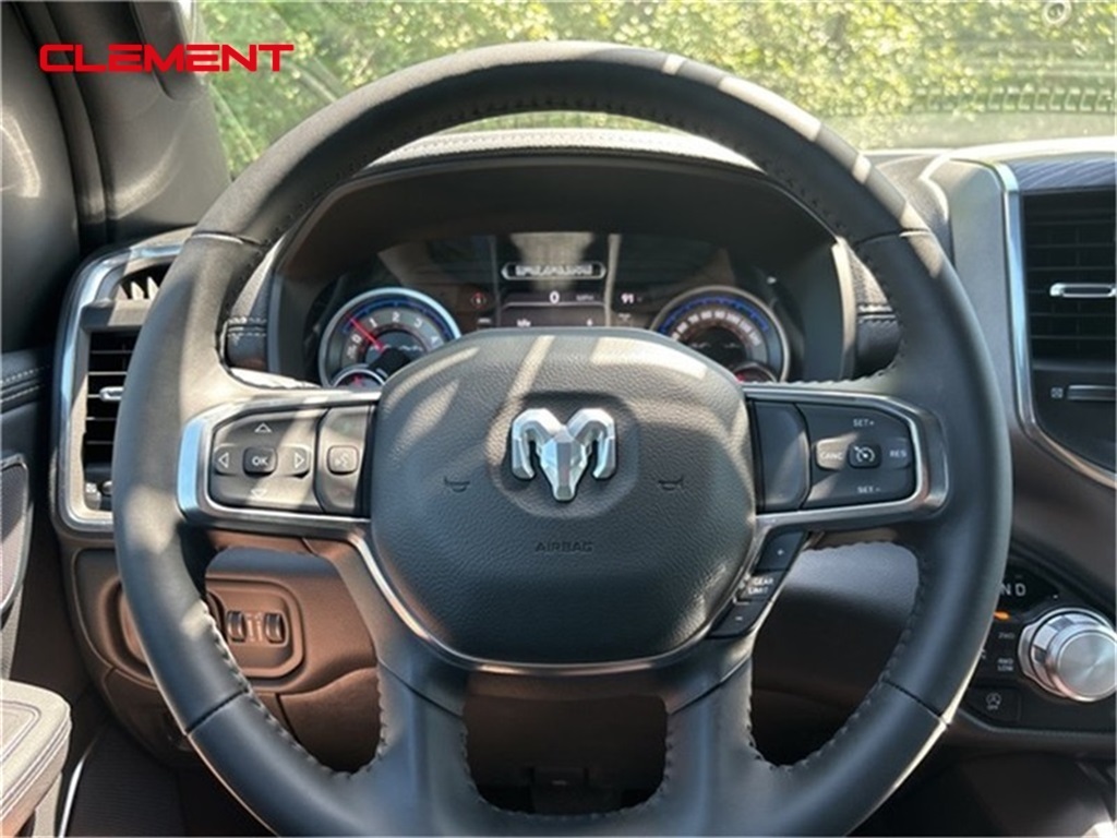 Vehicle image 9 of 33