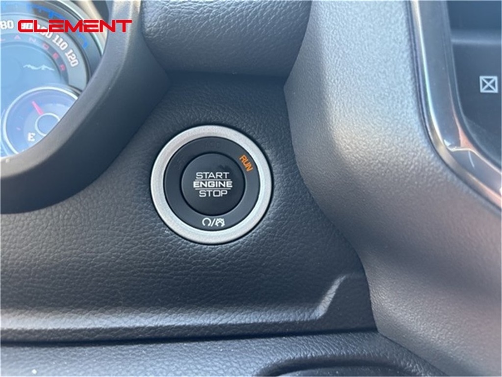 Vehicle image 14 of 33