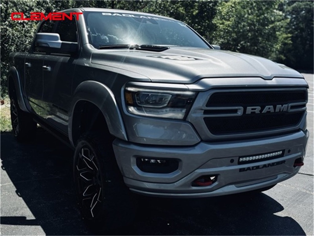 Vehicle image 8 of 33