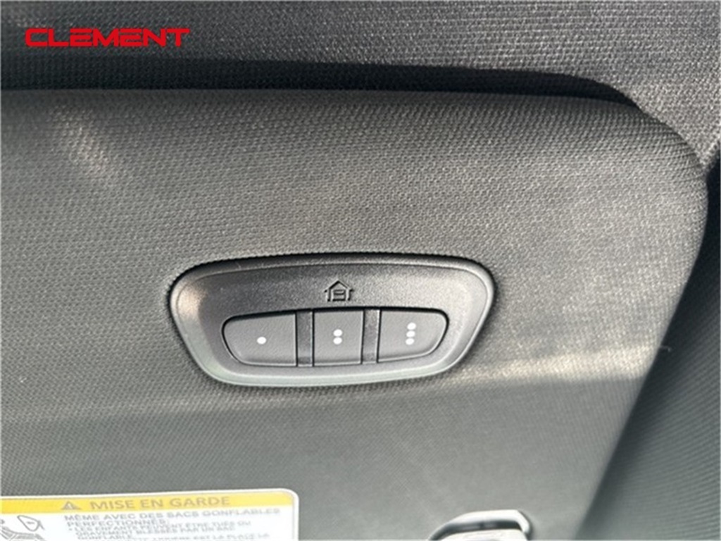 Vehicle image 18 of 33