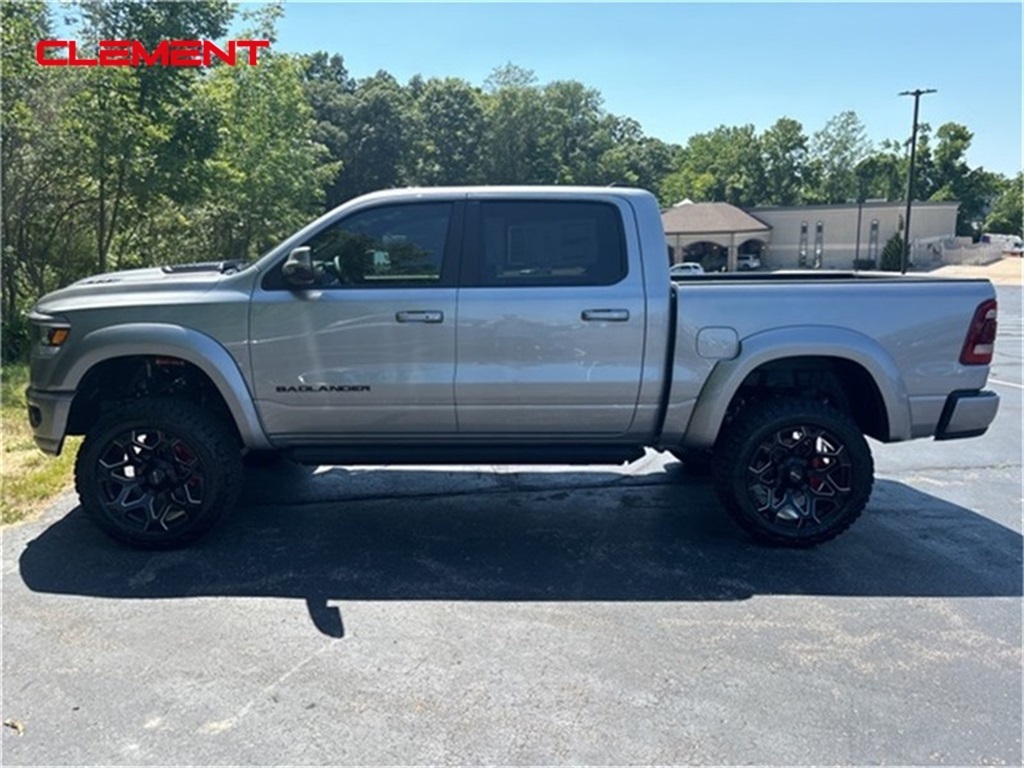 Vehicle image 7 of 33
