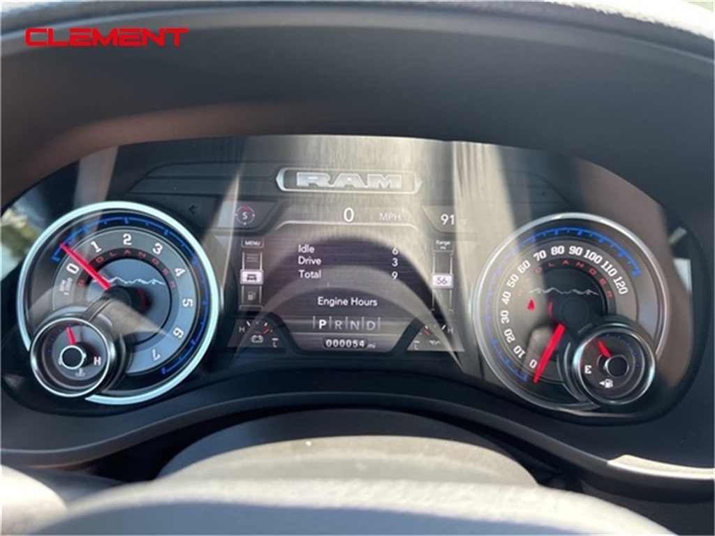 Vehicle image 10 of 33