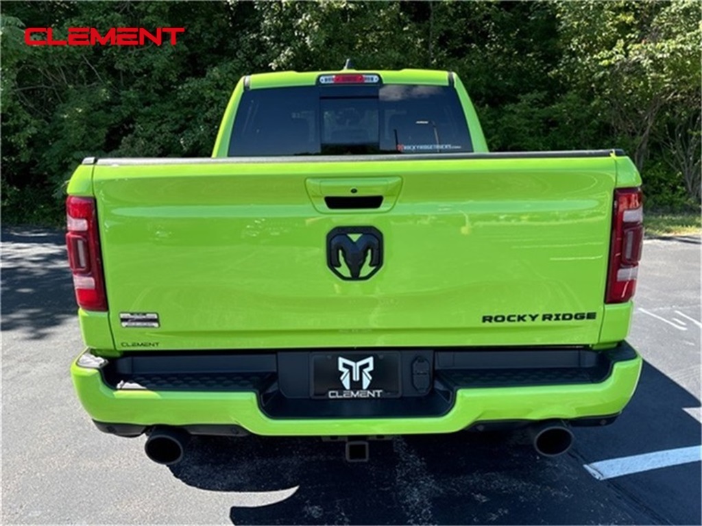 Vehicle image 5 of 34