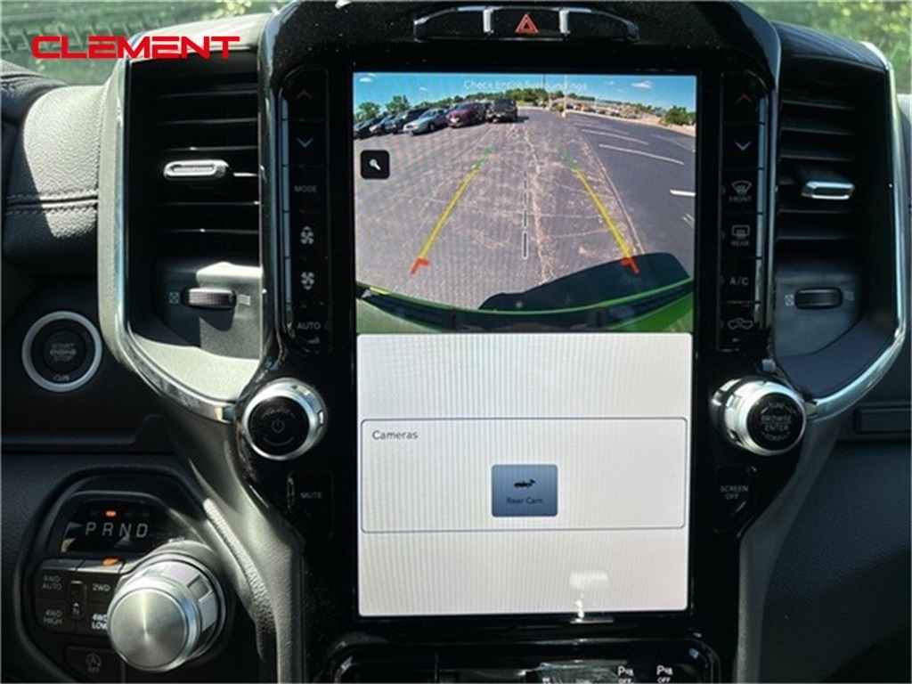Vehicle image 16 of 34