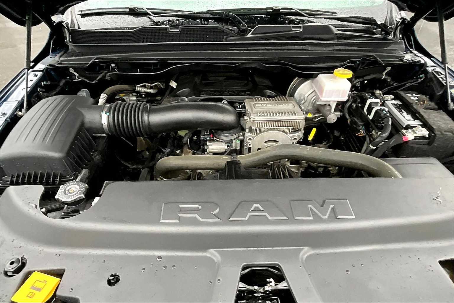 2024 Ram 1500 Tradesman Image 8 of 36