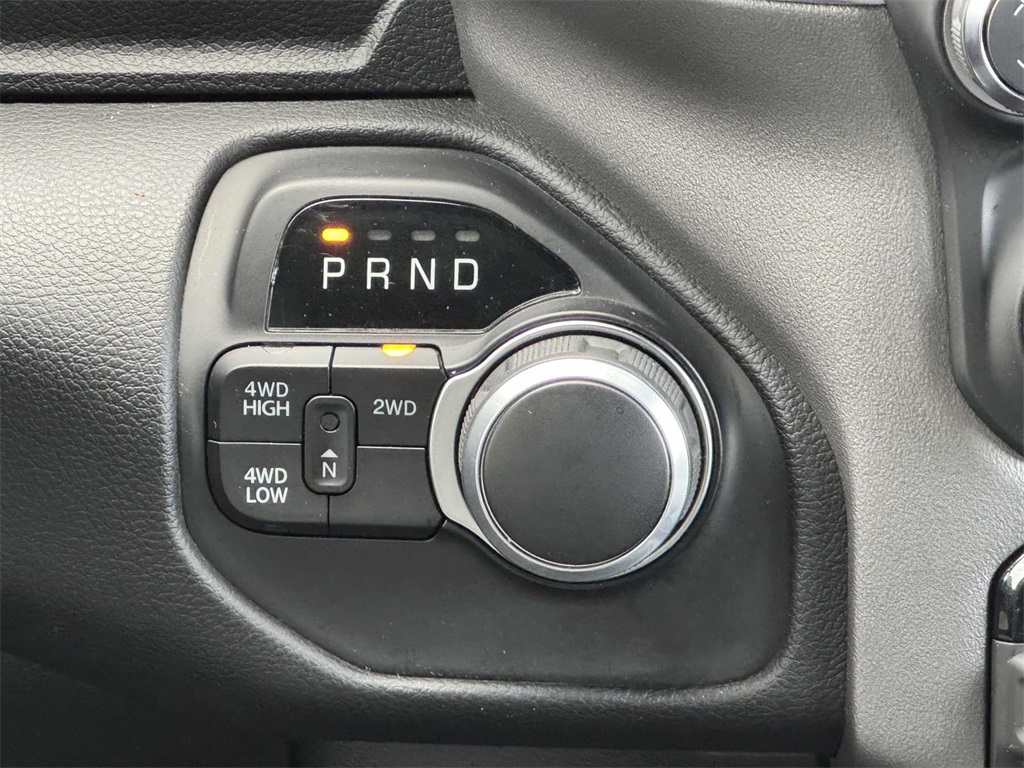 Vehicle image 15 of 30