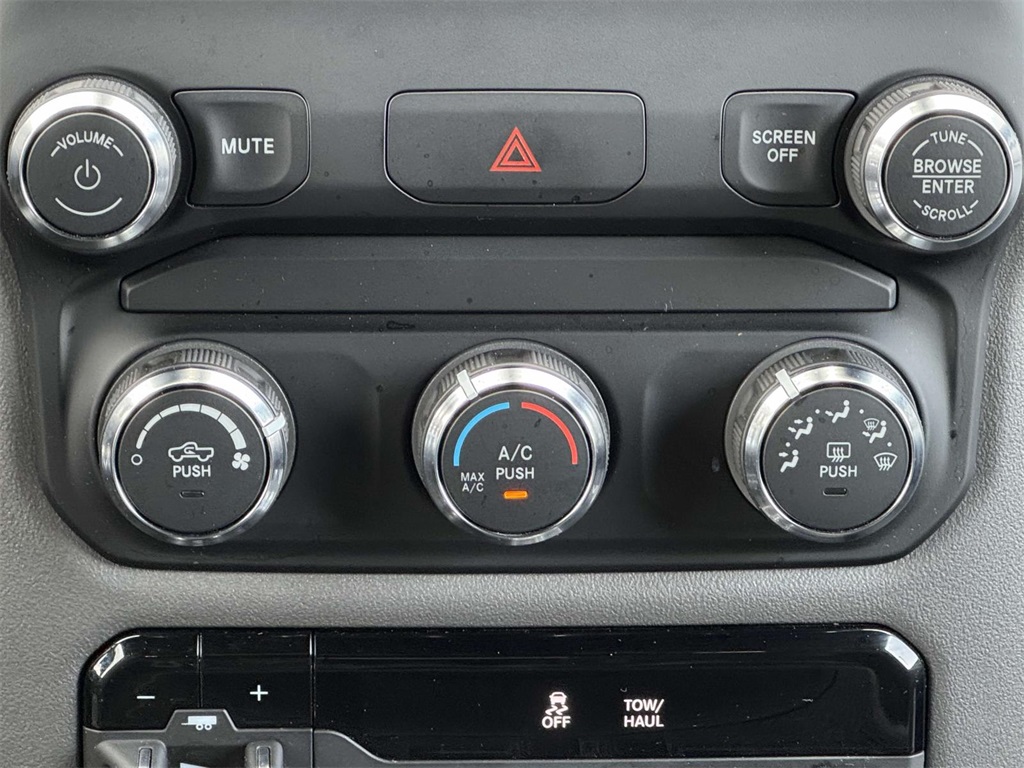 Vehicle image 10 of 30