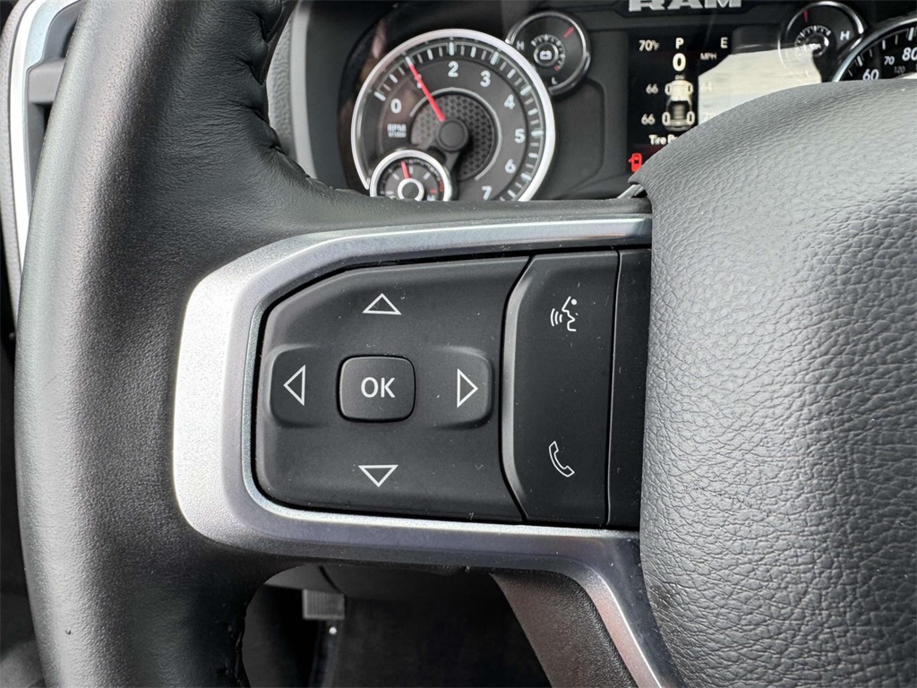 Vehicle image 16 of 30