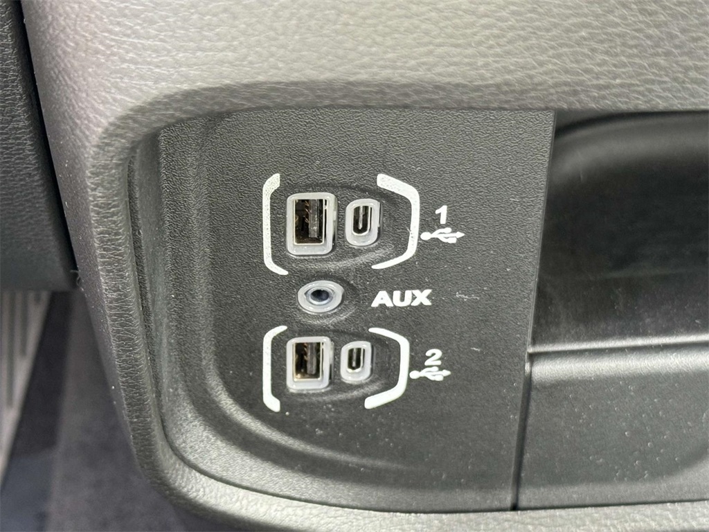Vehicle image 12 of 30