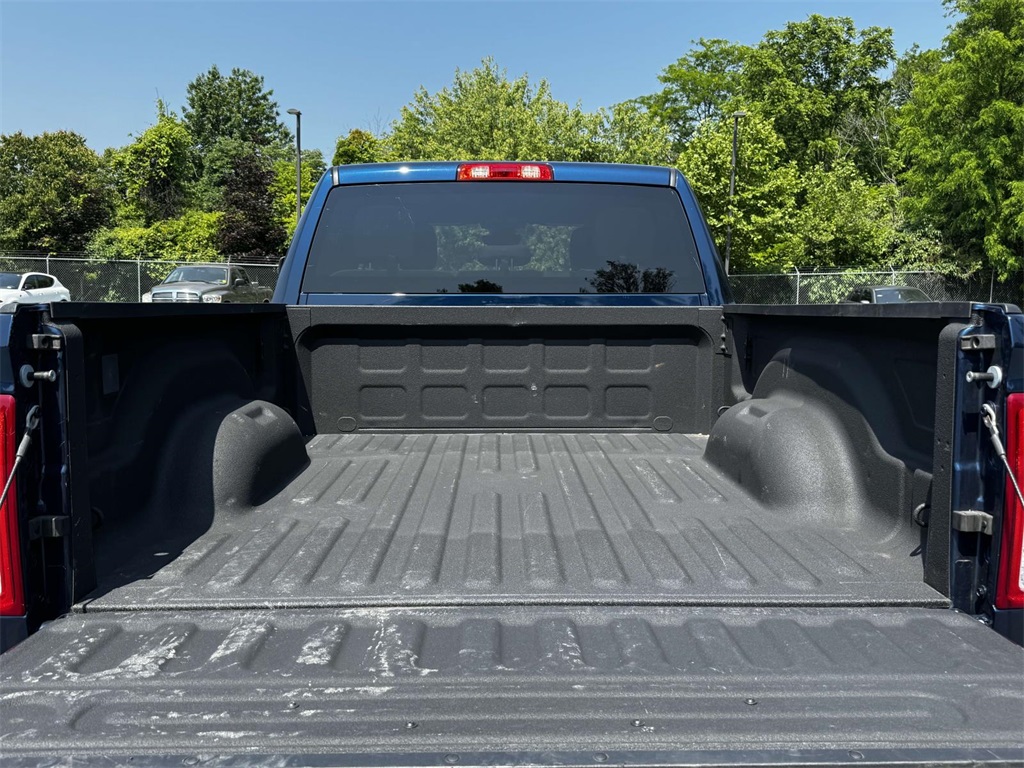 Vehicle image 24 of 30