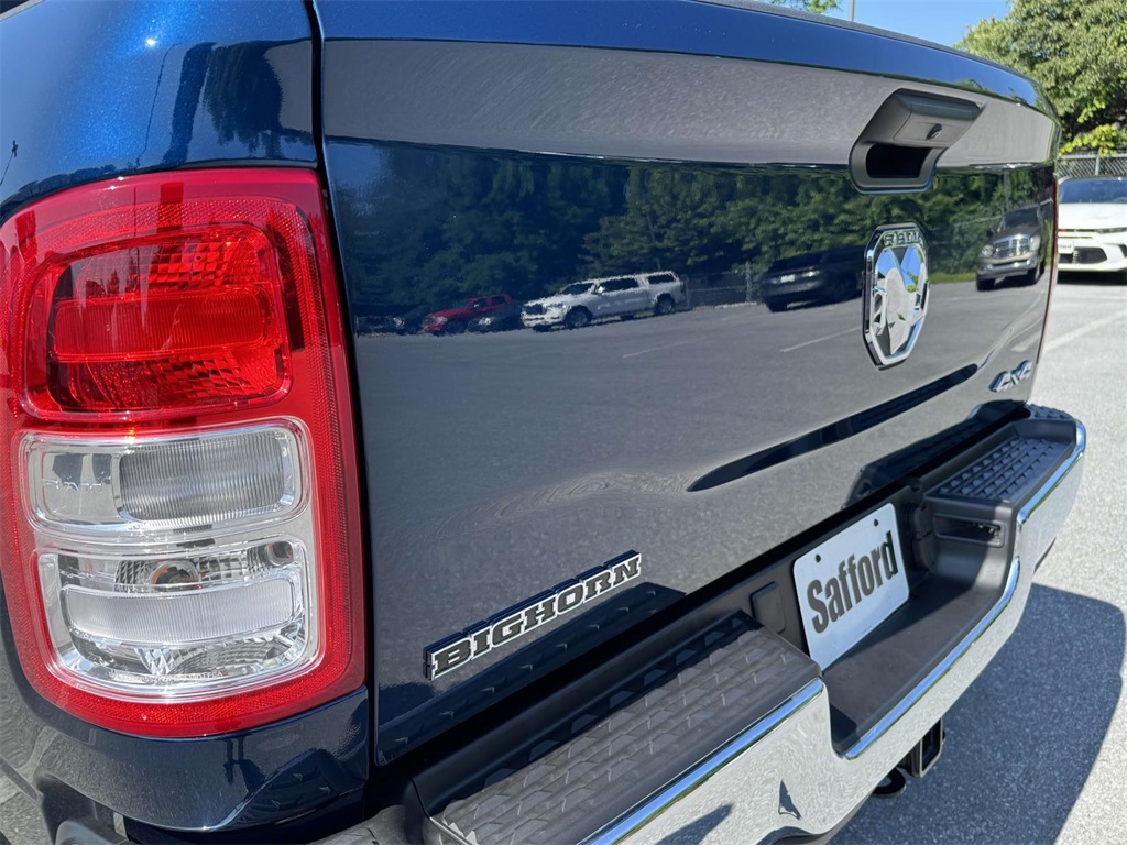 Vehicle image 11 of 30
