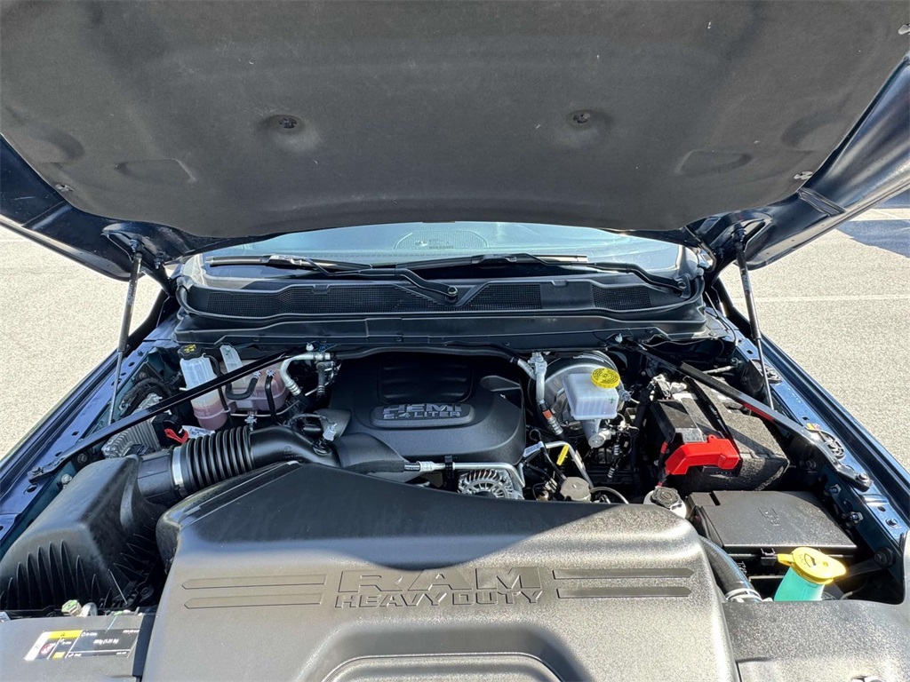 Vehicle image 8 of 30