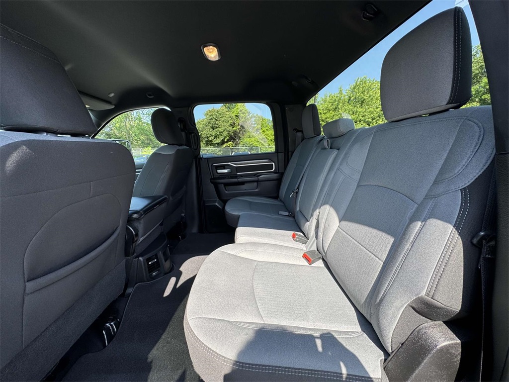 Vehicle image 12 of 30