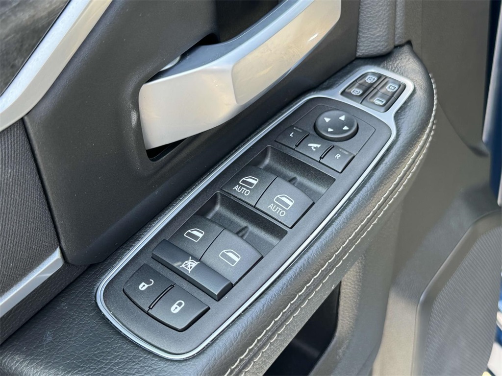 Vehicle image 29 of 30