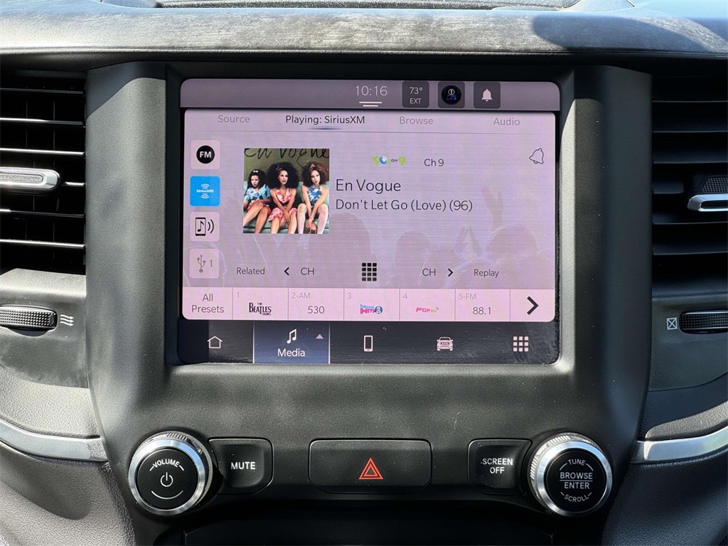 Vehicle image 21 of 30