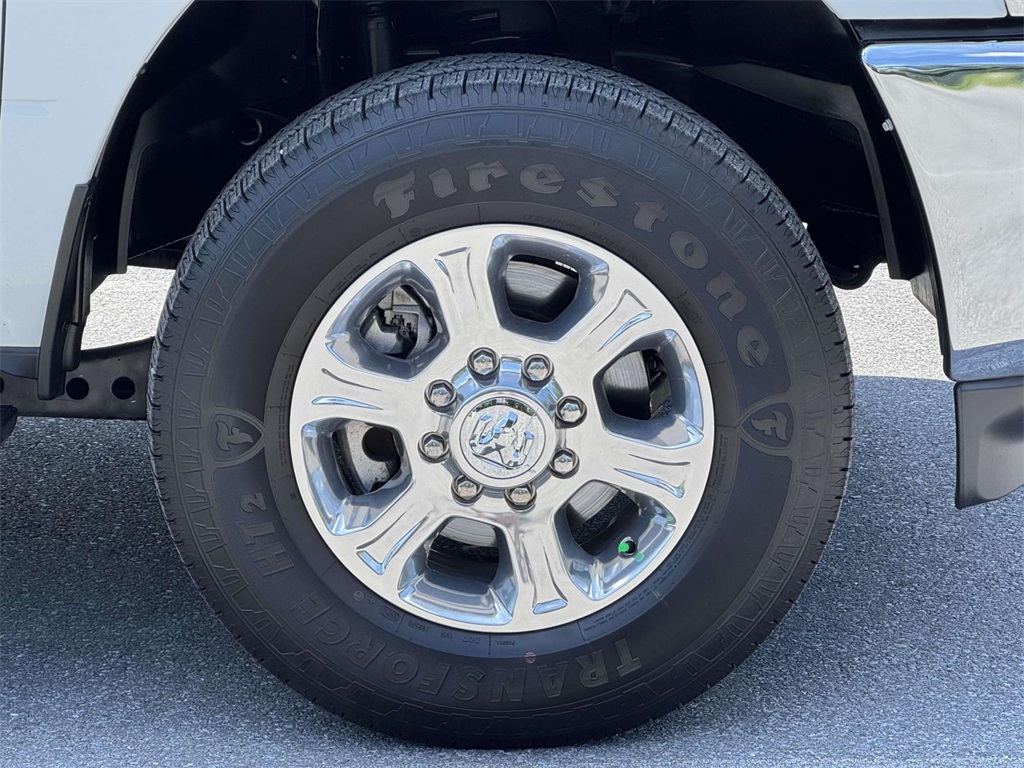 Vehicle image 9 of 30